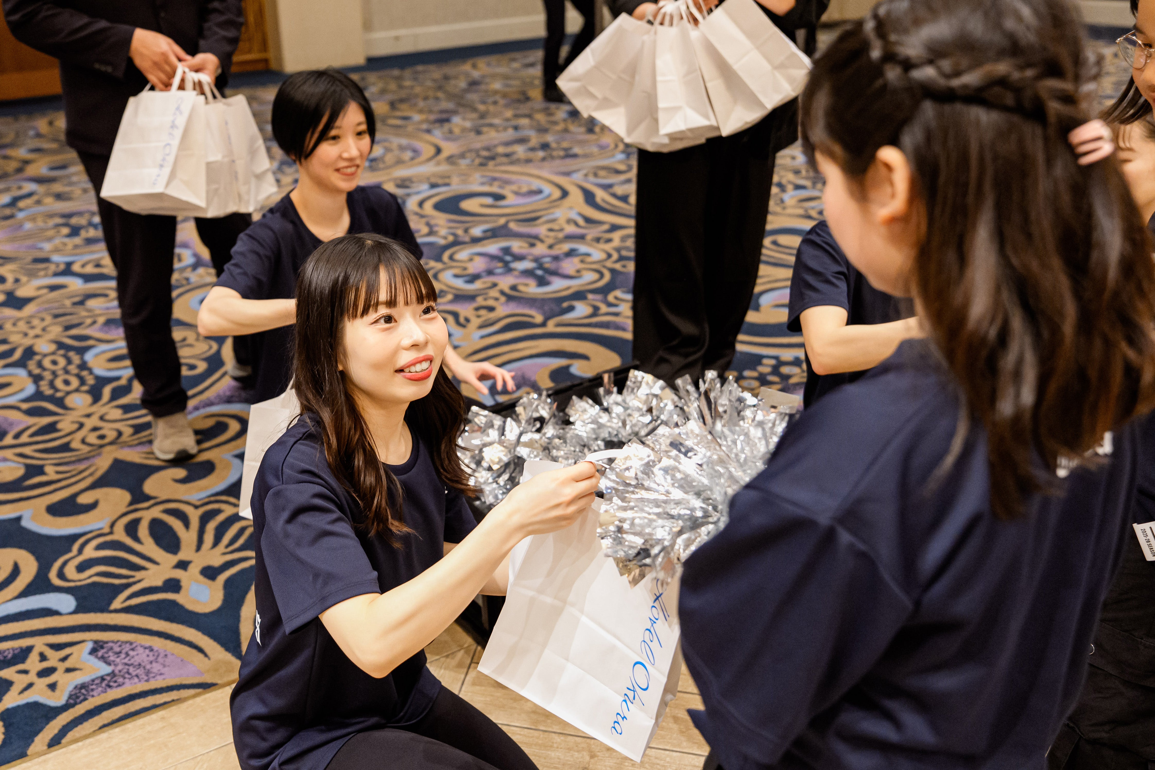 プレゼントを受け取る様子