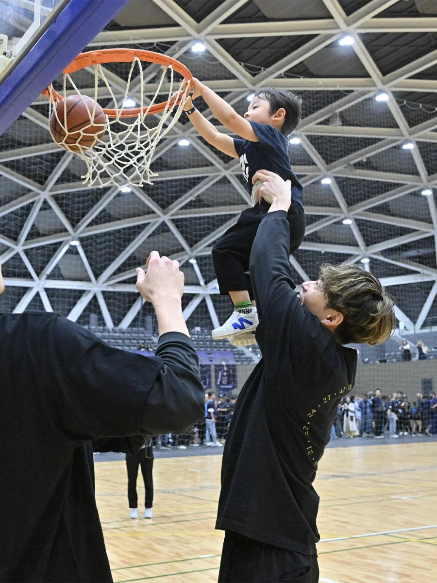 BOOTH F BASKET BALL AREA